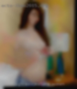 High sex mature women drive with a handsome smile.